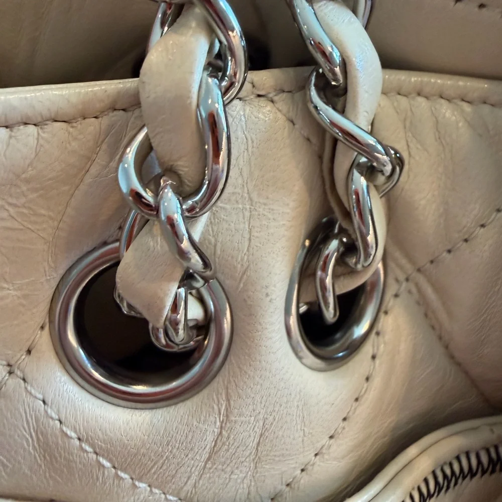 CHANEL Mademoiselle Lock Quilted Handbag